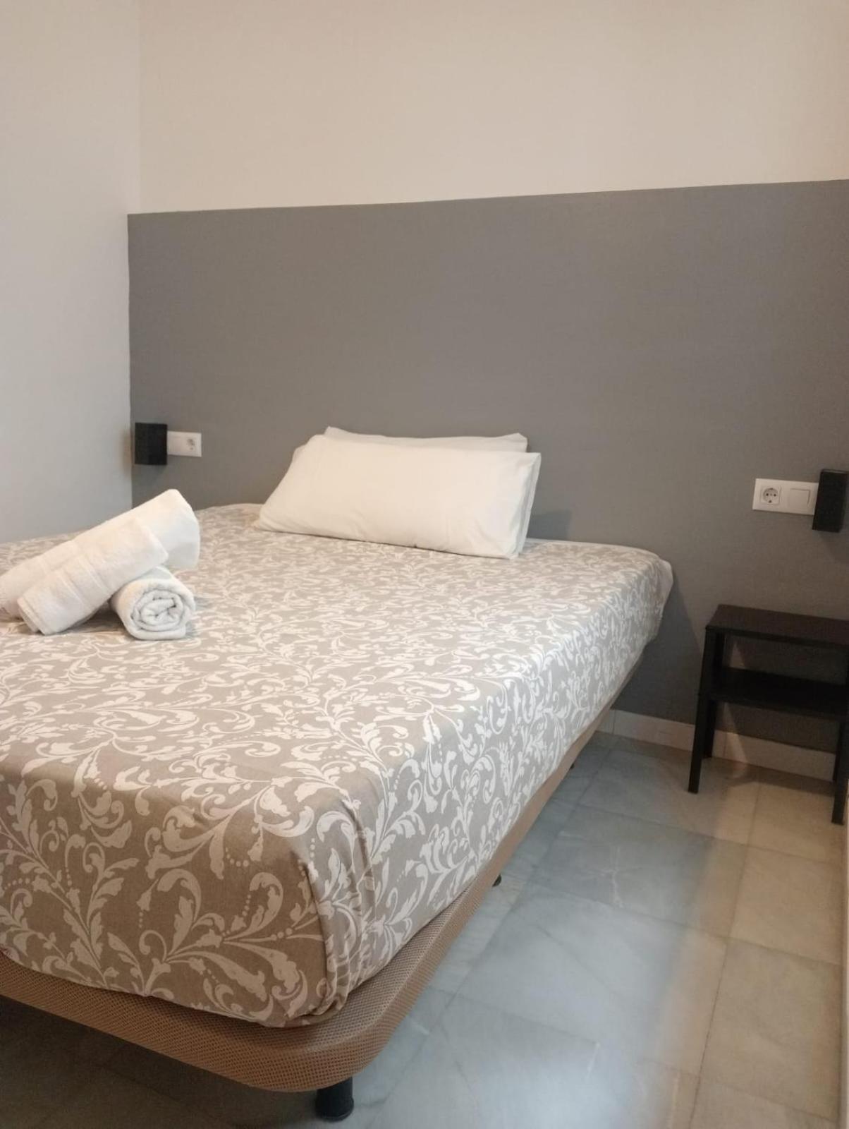 C Palacio Parking Segun Disponibilidad Севілья Екстер'єр фото